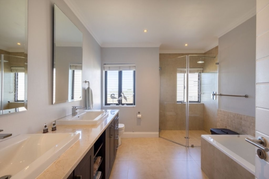 4 Bedroom Property for Sale in Pezula Golf Estate Western Cape